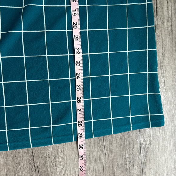 BLOOMCHIC Teal and White Checkered Top Puff Sleeves Size 18/20 New With Tags - Picture 8 of 11